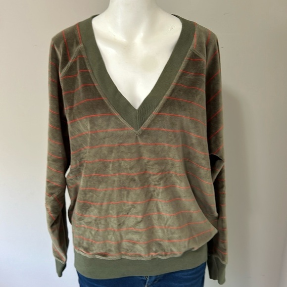 The Great The Velour Vneck Sweatshirt Army Pin Stripe Top Sz 2 Medium NEW - Picture 1 of 14